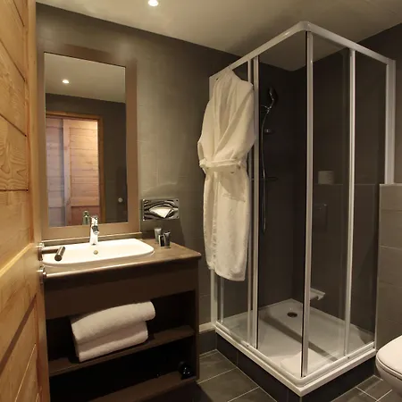 Le Du Mont Vallon Hotel 4*