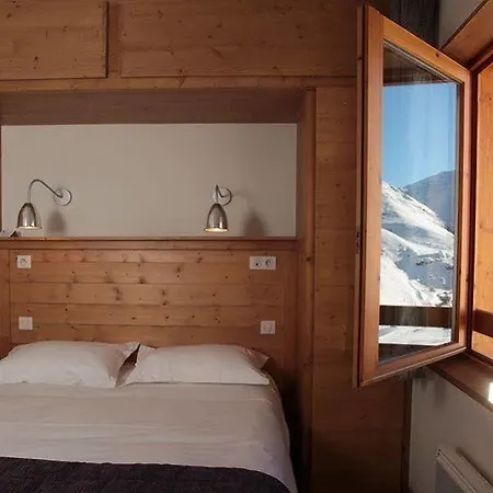 Le Du Mont Vallon Отель