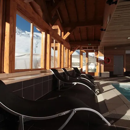 Le Du Mont Vallon Отель