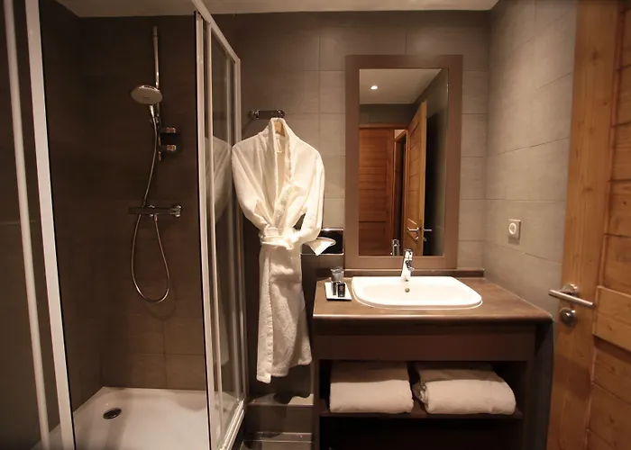 Hotel Le Du Mont Vallon 4*