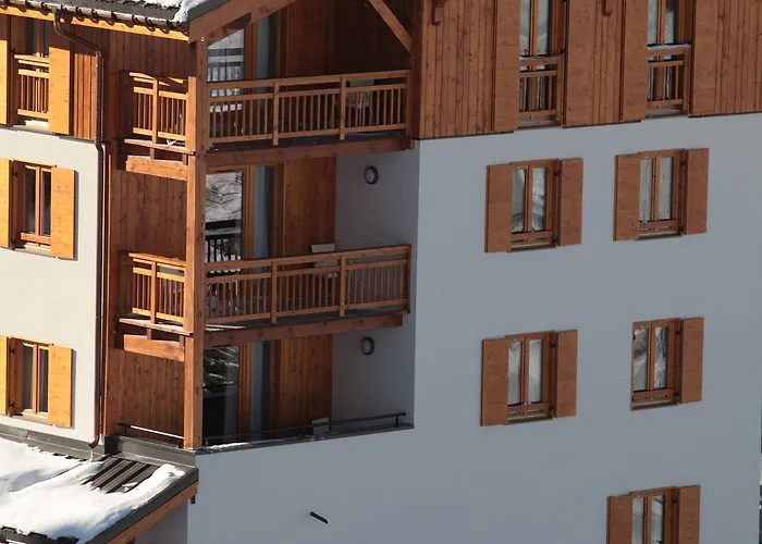 Hotel Le Du Mont Vallon 4*